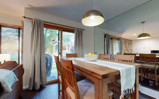Snowcreek III 441 Pet-Friendly, BBQ Grill, Updated and On the Snowcreek Meadow by RedAwning