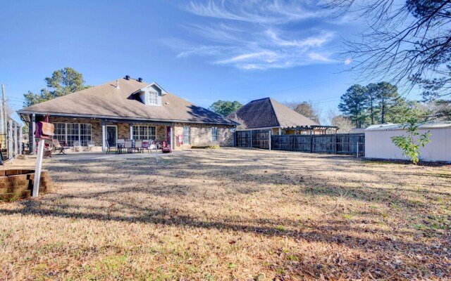 Starkville Vacation Rental ~ 2 Mi to Msu!
