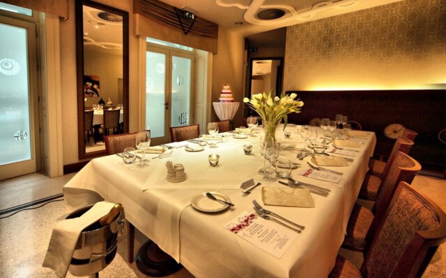 Roset Hotel & Residence
