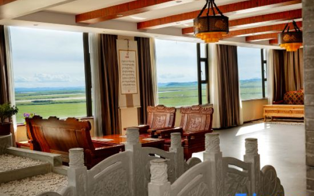 Jorge Enzalo Grand Hotel