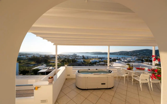 Panos Luxury Suite