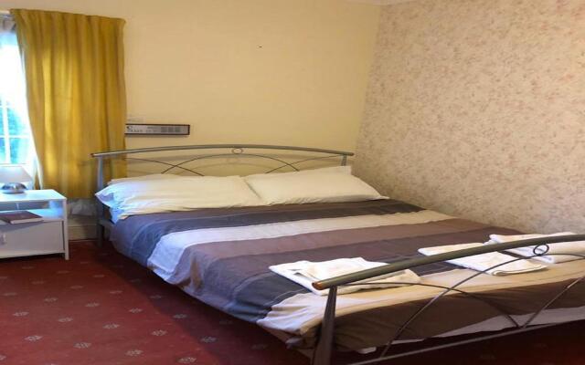 Oyo The Chatsworth Hotel