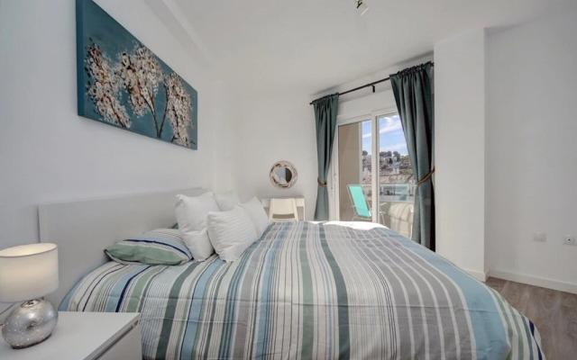 Albatross Hills, La Campana