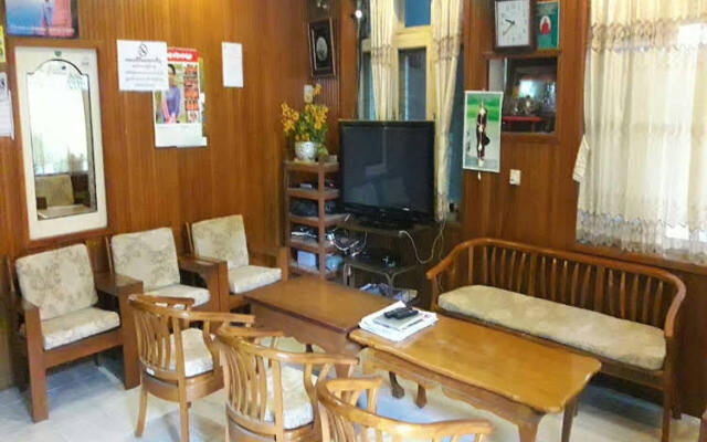 May Kha Lar Guest House