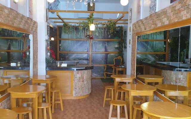 GardenPod Hostel + Café