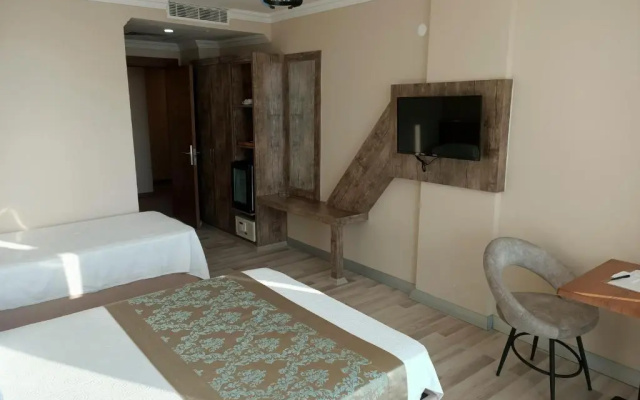 Bal Otel