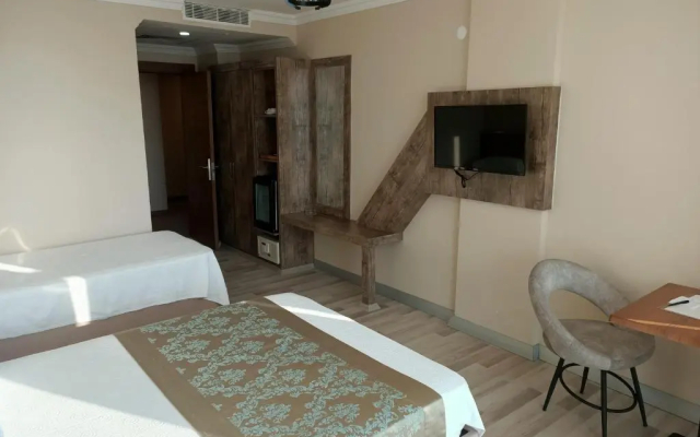 Bal Otel