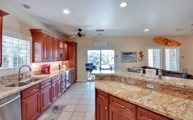 Pool, Patio & Grill: Desert Hot Springs Retreat!