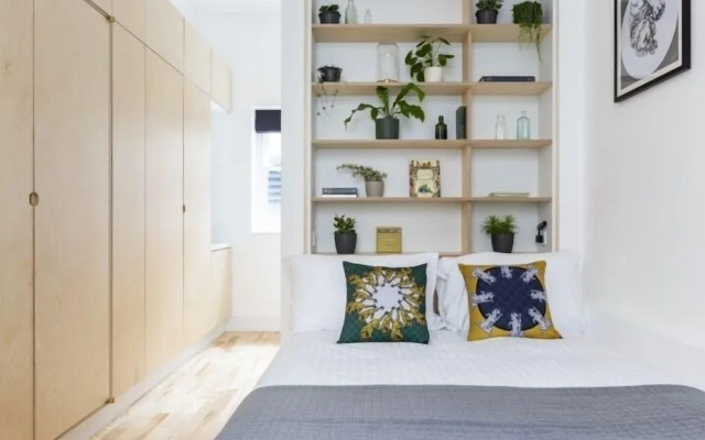 Bloomsbury Apartments by Flying Butler
