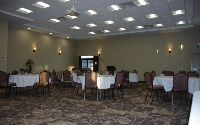 Best Western Plus Lacombe Inn & Suites