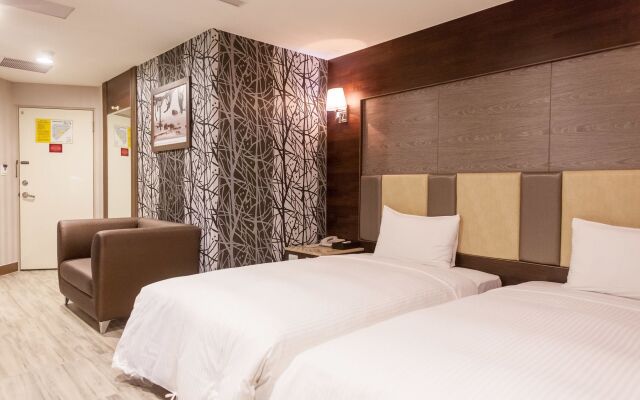 Maple Hotel