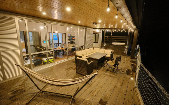 Beach Side Secret -SEVEN Hotels and Resorts-