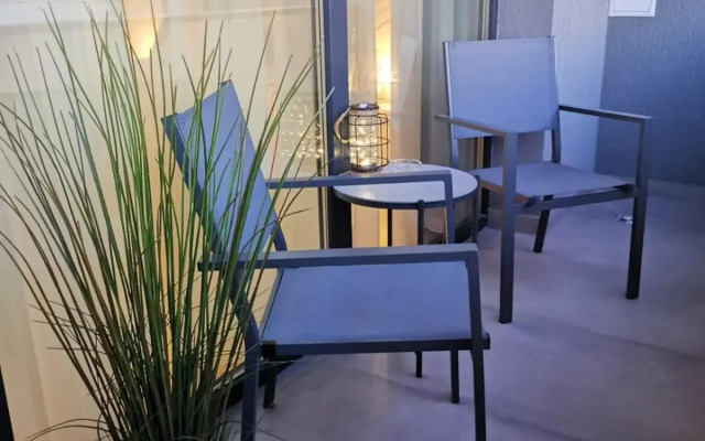 Glamour Apartments 8