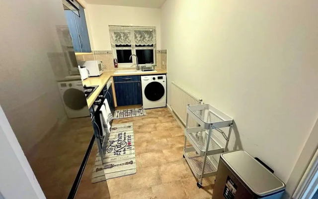 2 Bed-2 Bath-town Centre-free Parking
