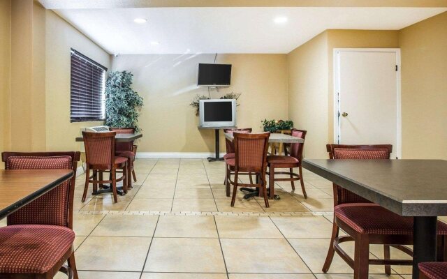 Quality Inn Tracy I-205