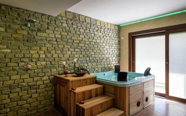 Chic Farmhouse with Sauna, Whirlpool, Patio, Hot Tub, Garden