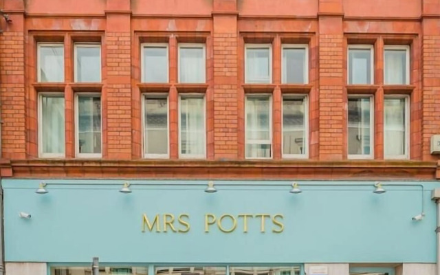 Mrs Potts Backpackers