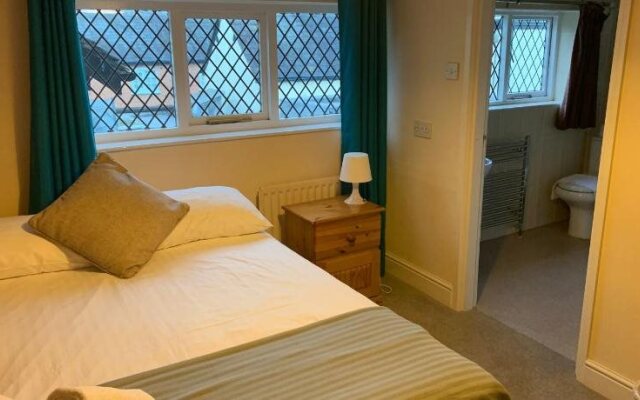 Chequers Country Inn