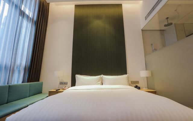 Holiday Inn Express Shanghai Songjiang Fangta by IHG