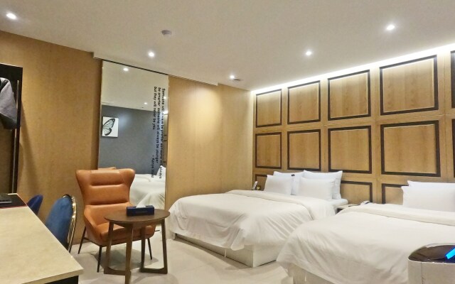 Hotel Millennium