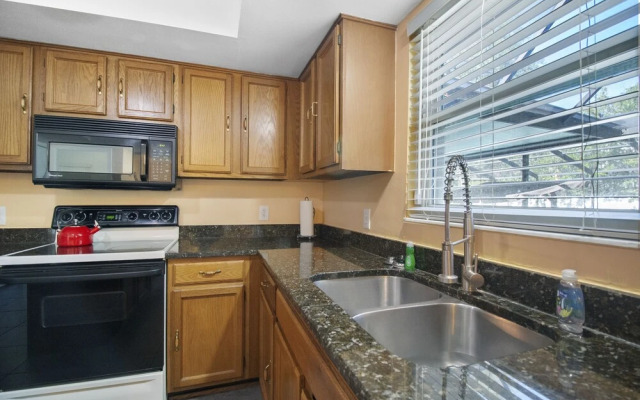 Tampa Bay- Large Pool home- Private Heated Pool!