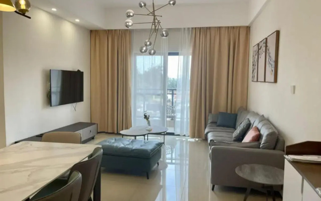 Elizabeth Golf Apartment