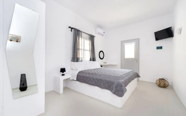 Anthelea Santorini Hotel