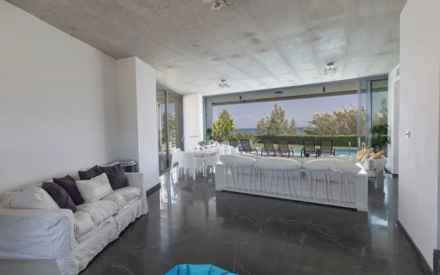Protaras Holiday Villa El34 - Seafront Villa
