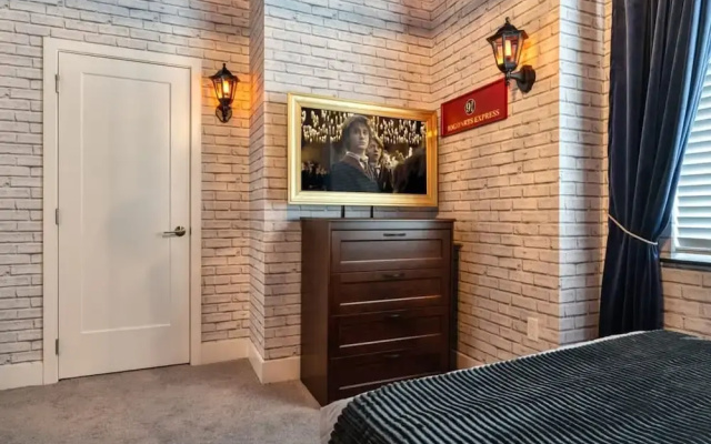 Modern Luxury Retreat-pool Mickey Harry Potter Bedrooms