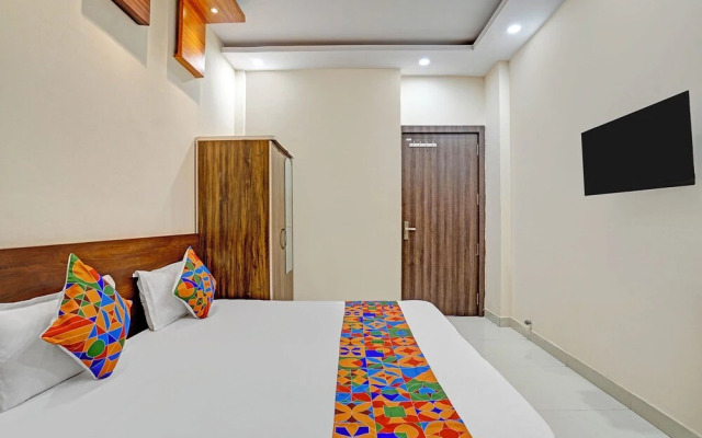 Fabhotel Paras Palace