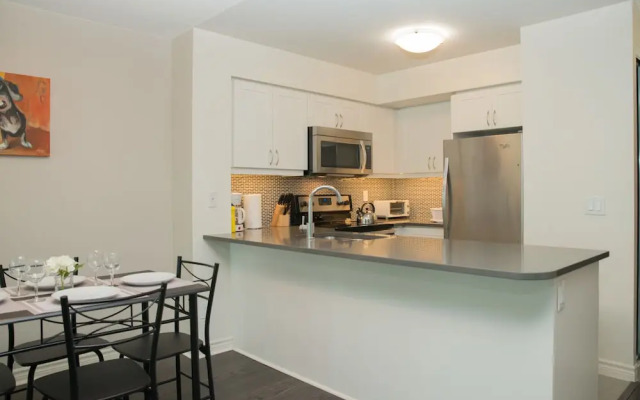 Sarkar Suites-Downtown Apartments