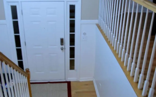 Opis Realty-Spacious Metro Atlanta Home