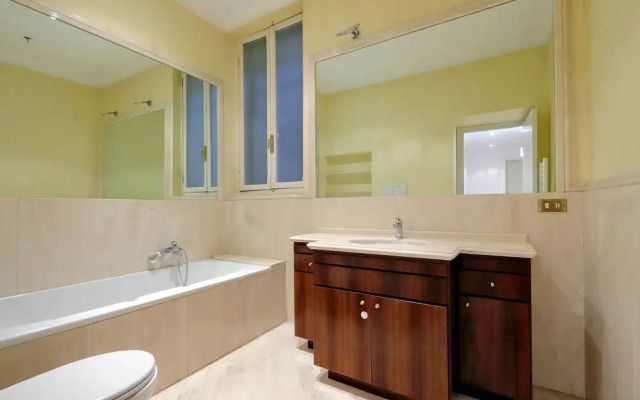 Campo dei Fiori 3-bed Apartment, hi Standing