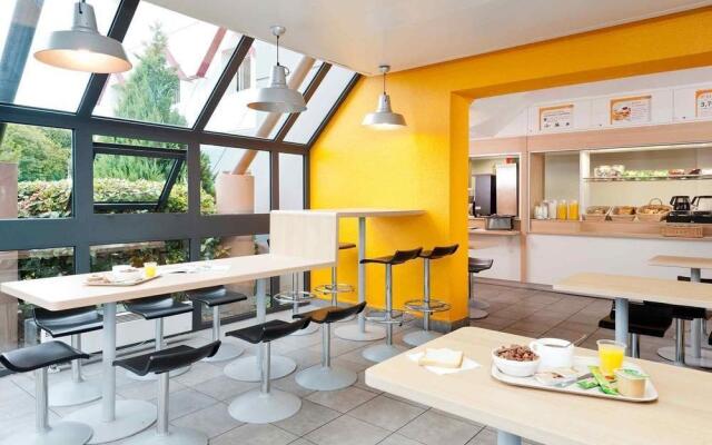HotelF1Clichy sous Bois