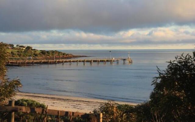 Emu Bay Stay