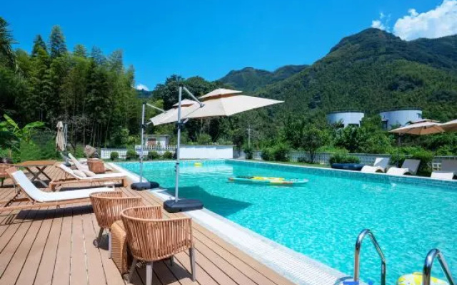 Half Mountain Crossing, River Tracing, Cliff Facing, Beautiful Accommodation – Pool – Xuancheng