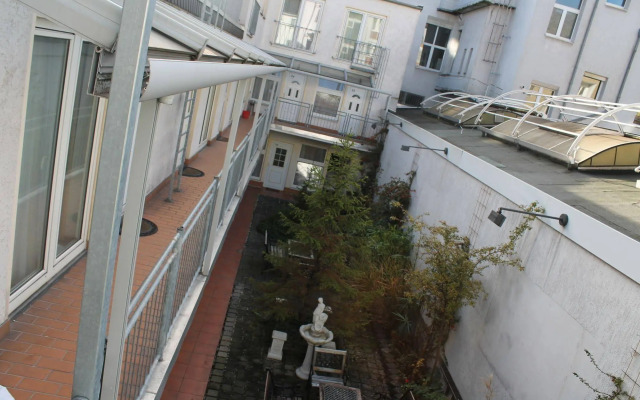 City Lounge Hotel