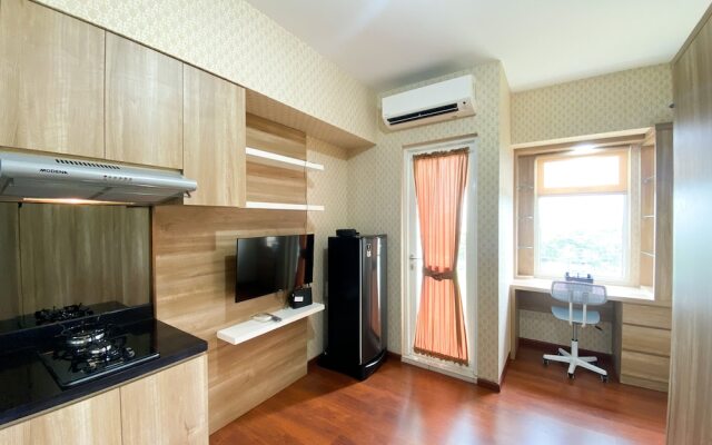 Cozy Stay Studio Room At Springlake Summarecon Bekasi Apartment