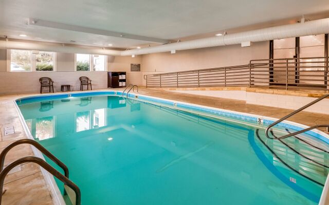 Best Western Plus Bourbonnais Hotel & Suites