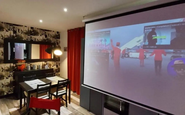 Appartement Cinéma vidéo-projecteur et garage