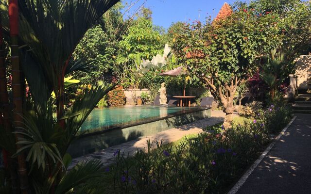 Sari Bamboo Villas