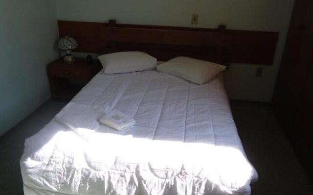 Six's Hotel