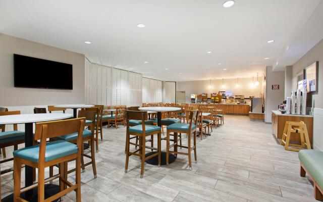 Holiday Inn Express Newport Beach by IHG