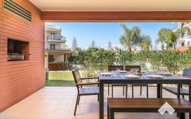 Palm02 · Palm Village Apartment 2 3BD · A/C · Terrace