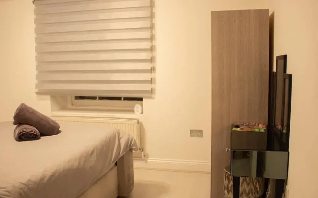 Spacious 2 Bedroom in Woolwich, 15 Minutes to 02