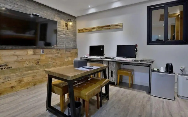 Hotel Yeogieutte Dongdaegu