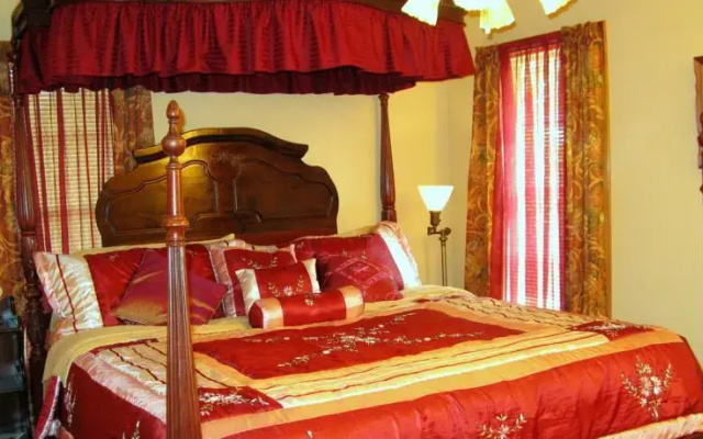 Allas Historical Bed and Breakfast, Spa and Cabana