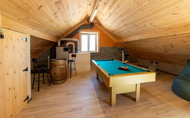 Spacious Getaway Near Spa F1