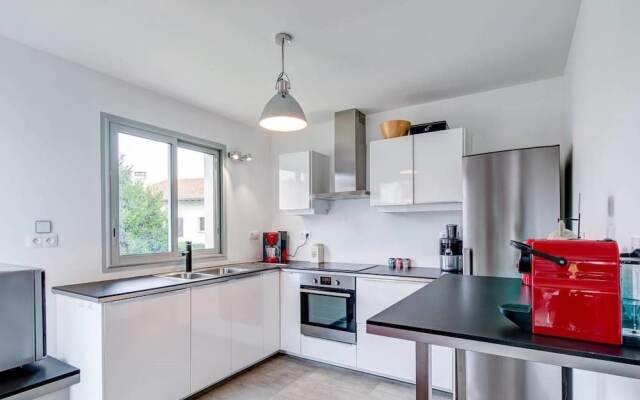 Bella Kapera-jolie Villa Avec Jardin