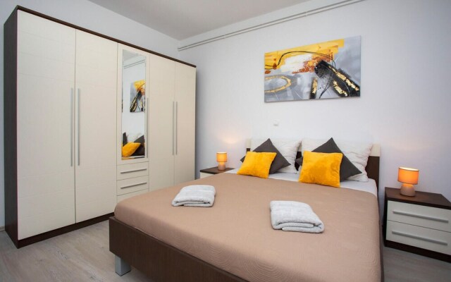 Nice Apartment in Rabac With Wifi and 2 Bedrooms